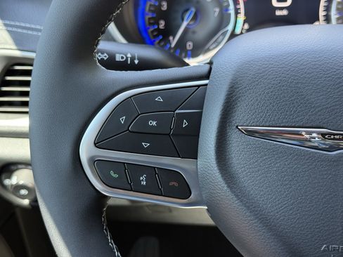 New 2026 Chrysler Pacifica Select image 20