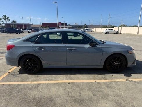 Used 2023 Honda Civic Sport image 9