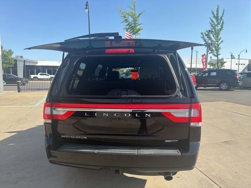 Used 2016 Lincoln Navigator Select AWD/4WD image 12