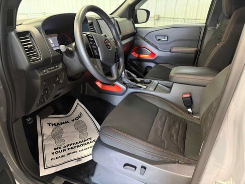 Used 2023 Nissan Frontier PRO-4X w/ Pro Convenience Package AWD/4WD image 11