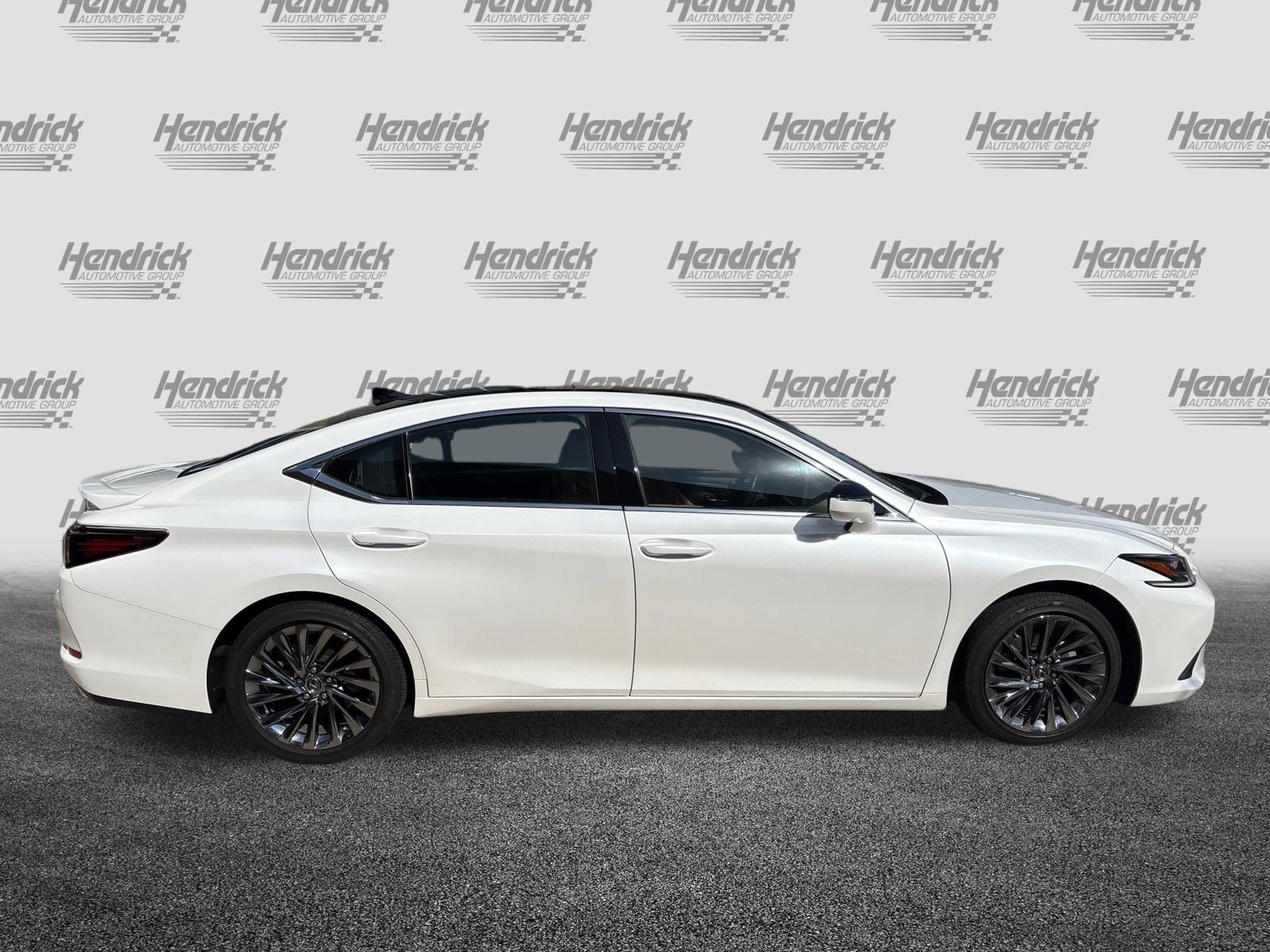 Used 2025 Lexus ES 350 Ultra Luxury FWD image 11