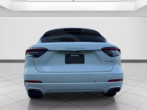 Used 2023 Maserati Levante GT AWD/4WD image 4