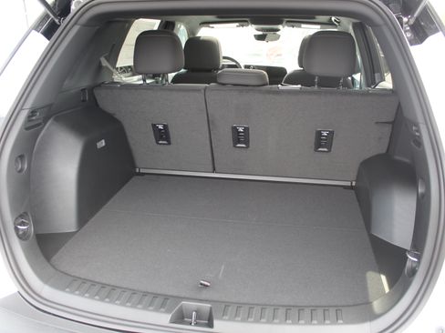 New 2026 Chevrolet Equinox LT w/ Midnight Edition FWD image 18