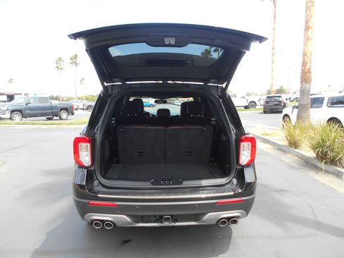 Used 2022 Ford Explorer Platinum w/ Equipment Group 601A image 11