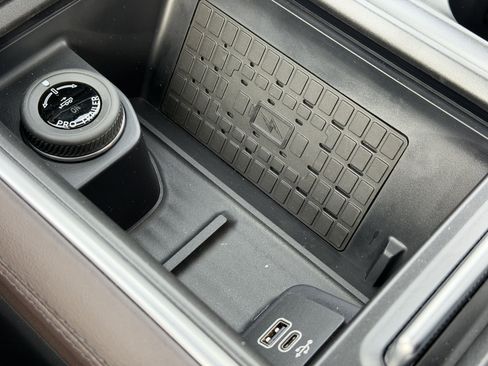 New 2025 Ford Expedition Platinum w/ Platinum Ultimate Package image 17