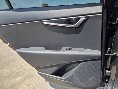 Used 2025 Kia Niro LX FWD image 26