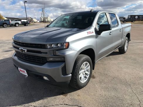 Used 2020 Chevrolet Silverado 1500 RST AWD/4WD image 2
