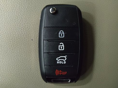 Used 2019 Kia Sorento FWD image 32