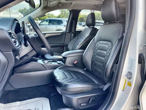 Used 2023 Ford Escape Platinum w/ Premium Technology Package AWD/4WD image 13