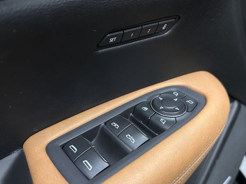 Used 2020 Cadillac XT5 Premium Luxury image 11