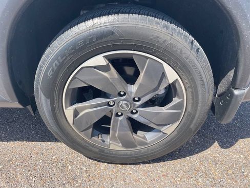 Certified 2024 Nissan Rogue SV w/ SV Premium Package FWD image 15