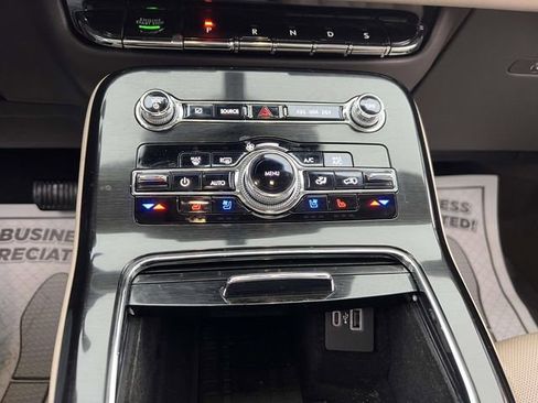 Certified 2022 Lincoln Nautilus Reserve image 25