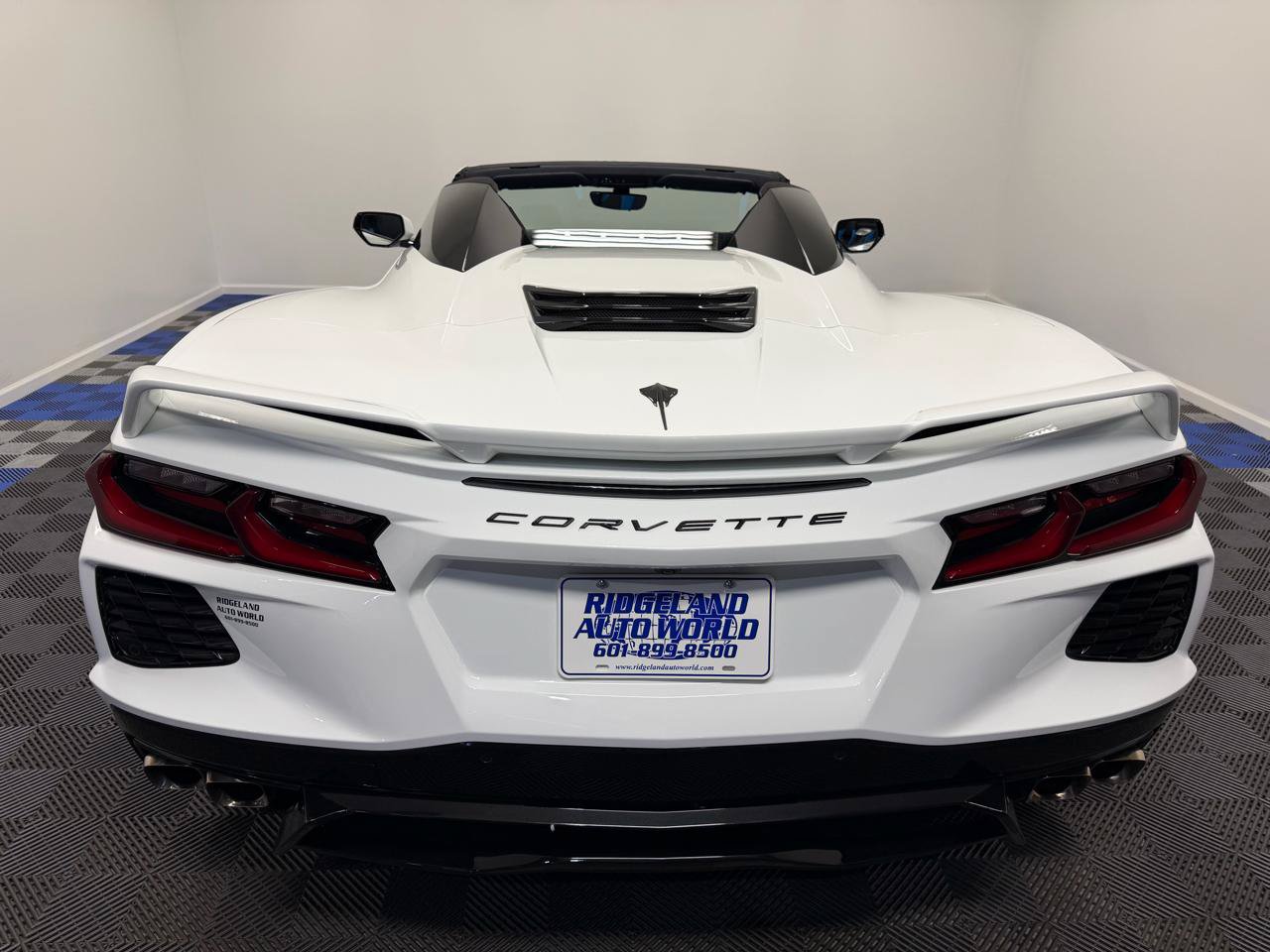Used 2022 Chevrolet Corvette Stingray Premium Conv w/ Z51 Performance Package RWD image 9