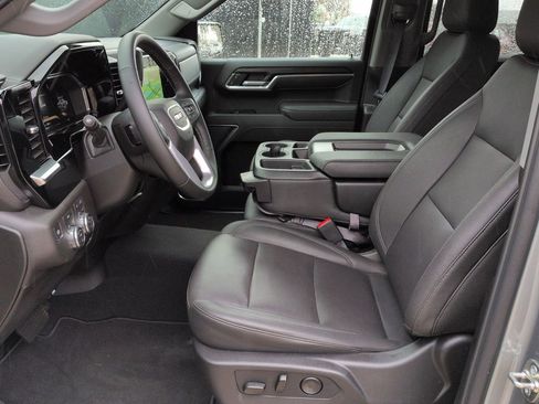 Used 2026 GMC Sierra 1500 SLT AWD/4WD image 18