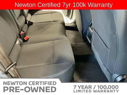 Used 2025 Nissan Rogue S FWD image 17