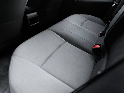 Used 2020 Toyota Corolla LE w/ Carpet Mat Package (TMS) FWD image 22