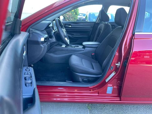 Used 2025 Nissan Altima 2.5 SV image 37