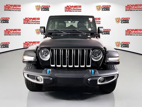Used 2023 Jeep Wrangler Unlimited Sahara w/ Cold Weather Group image 12