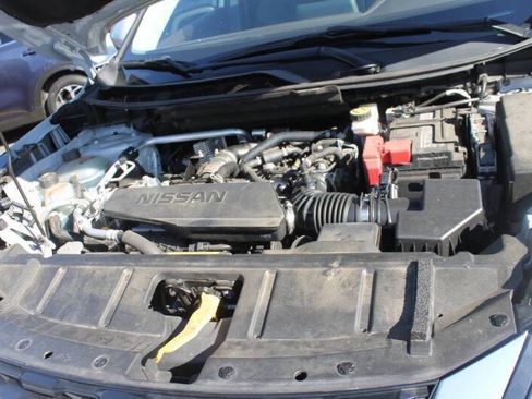 Used 2023 Nissan Rogue SV image 15