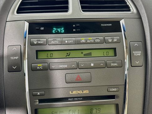 Used 2010 Lexus ES 350 w/ Preferred Accessory Package FWD image 16