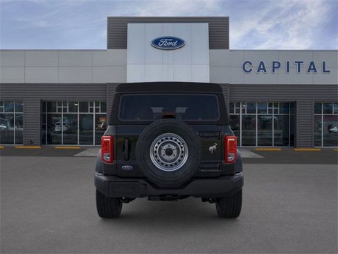 New 2025 Ford Bronco 4-Door image 5