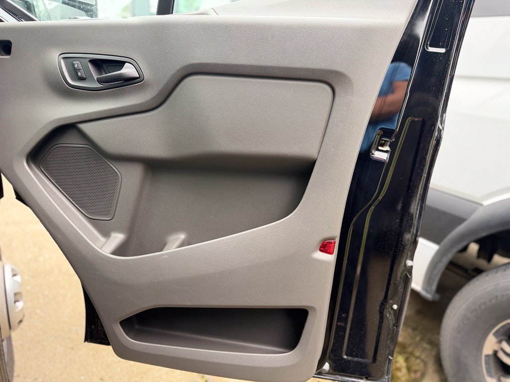 Used 2021 Ford Transit 350 XLT RWD image 17