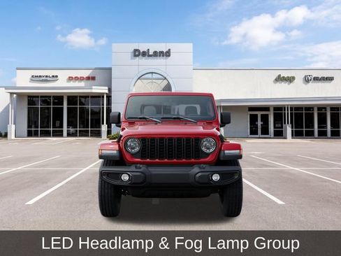 Used 2025 Jeep Gladiator Sport AWD/4WD image 7