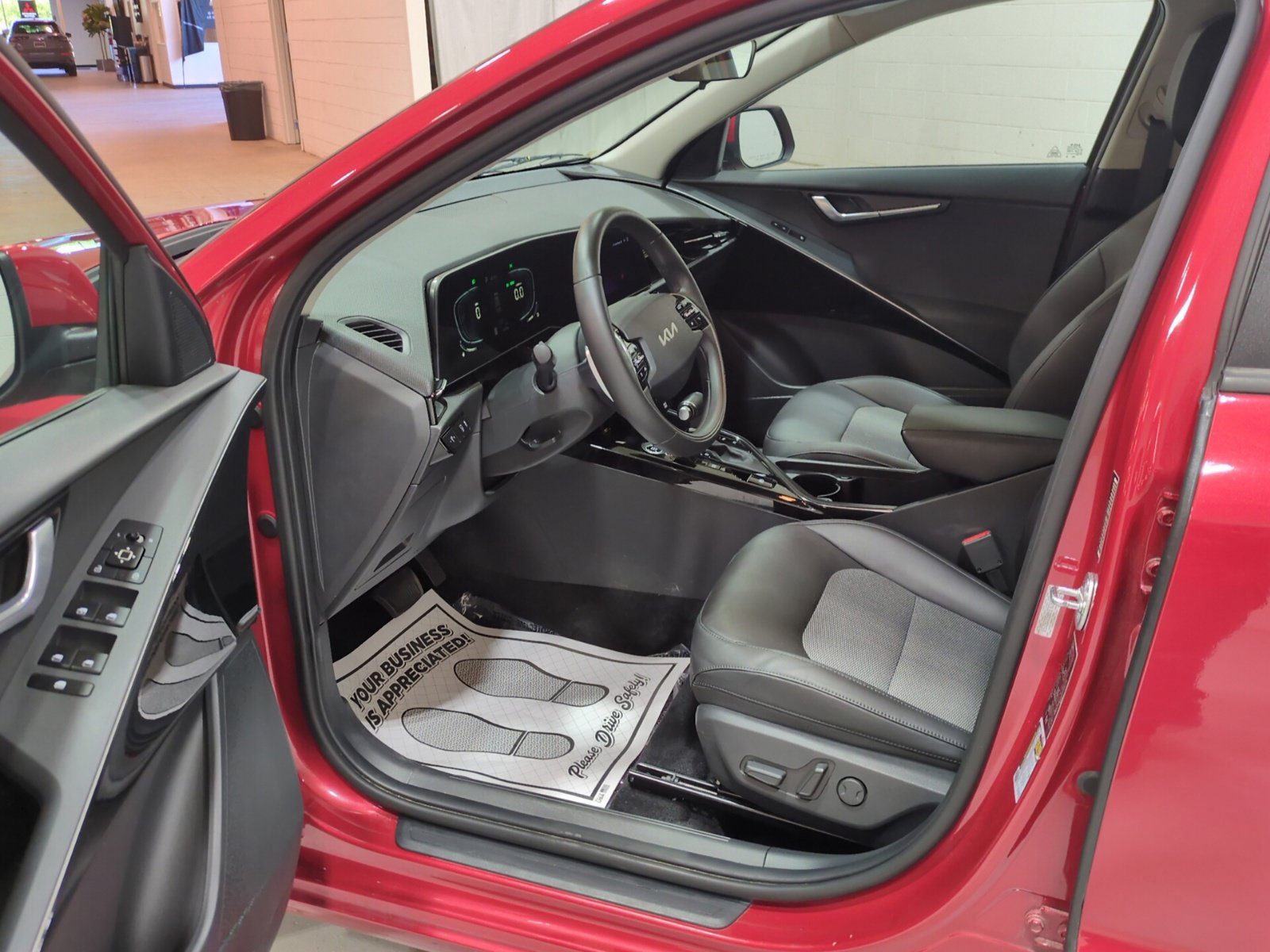 Certified 2024 Kia Niro EX FWD image 16
