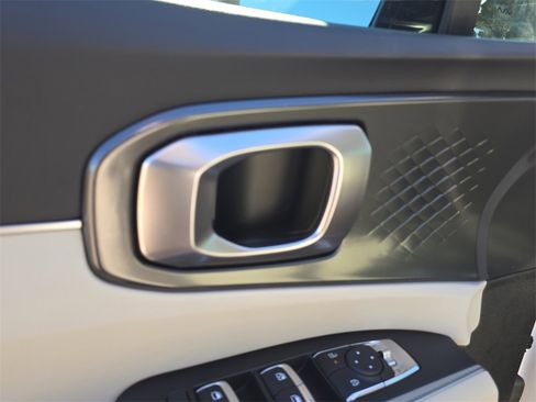 New 2026 Kia Sorento S image 18