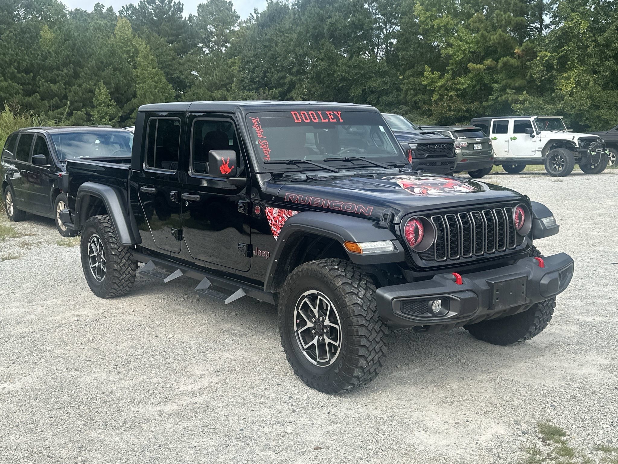 Used 2024 Jeep Gladiator Rubicon w/ Technology Group AWD/4WD image 1