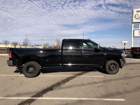 Used 2024 RAM 3500 Tradesman w/ Chrome Appearance Group image 14