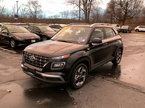 Certified 2025 Hyundai Venue SEL image 1