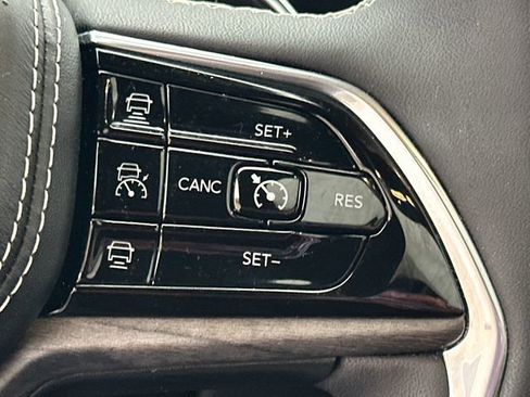 Used 2024 Jeep Grand Cherokee Overland w/ Trailer Tow Package image 33