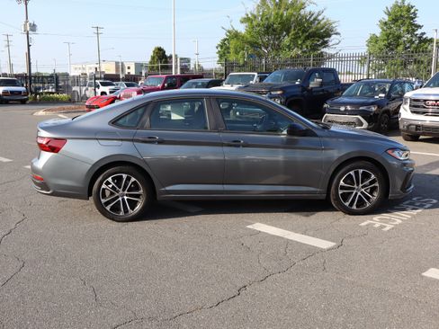 Used 2025 Volkswagen Jetta Sport FWD image 11
