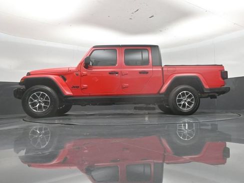 Used 2024 Jeep Gladiator Sport AWD/4WD image 49