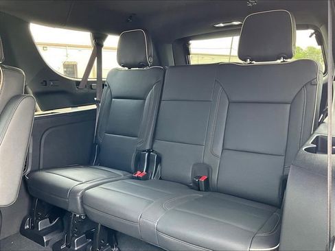 New 2025 Chevrolet Suburban Premier image 14