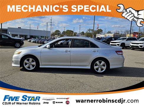 Used 2011 Toyota Camry SE image 4