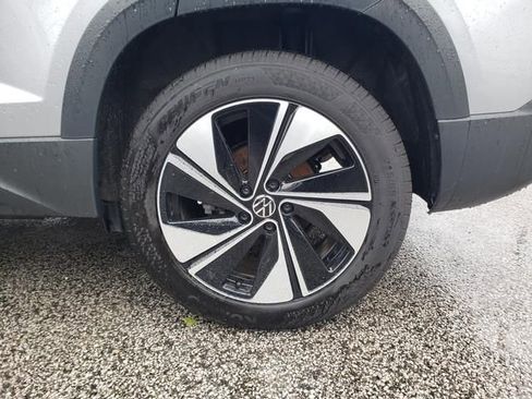 New 2025 Volkswagen Taos SE AWD/4WD image 12