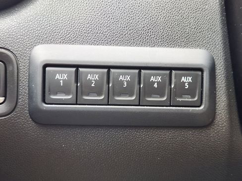 Used 2022 Chevrolet Silverado 2500 High Country w/ Z71 Off-Road Package image 17