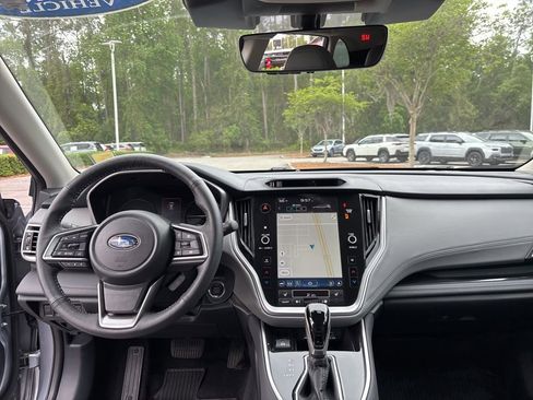 Used 2025 Subaru Outback Limited image 9