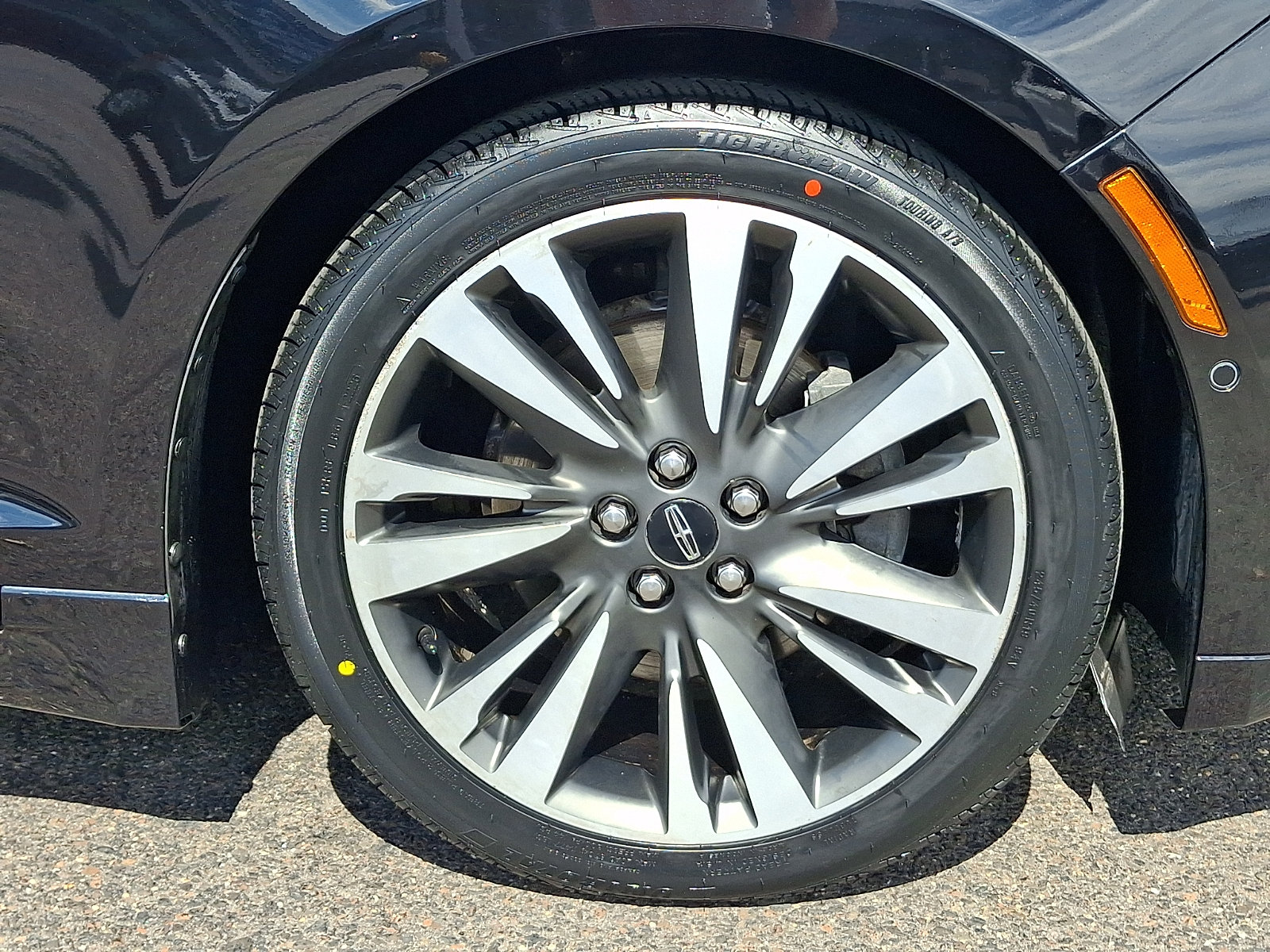 Used 2019 Lincoln MKZ Reserve AWD/4WD image 9