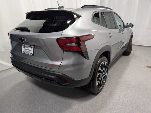 New 2026 Chevrolet Trax RS w/ Sunroof Package FWD image 3