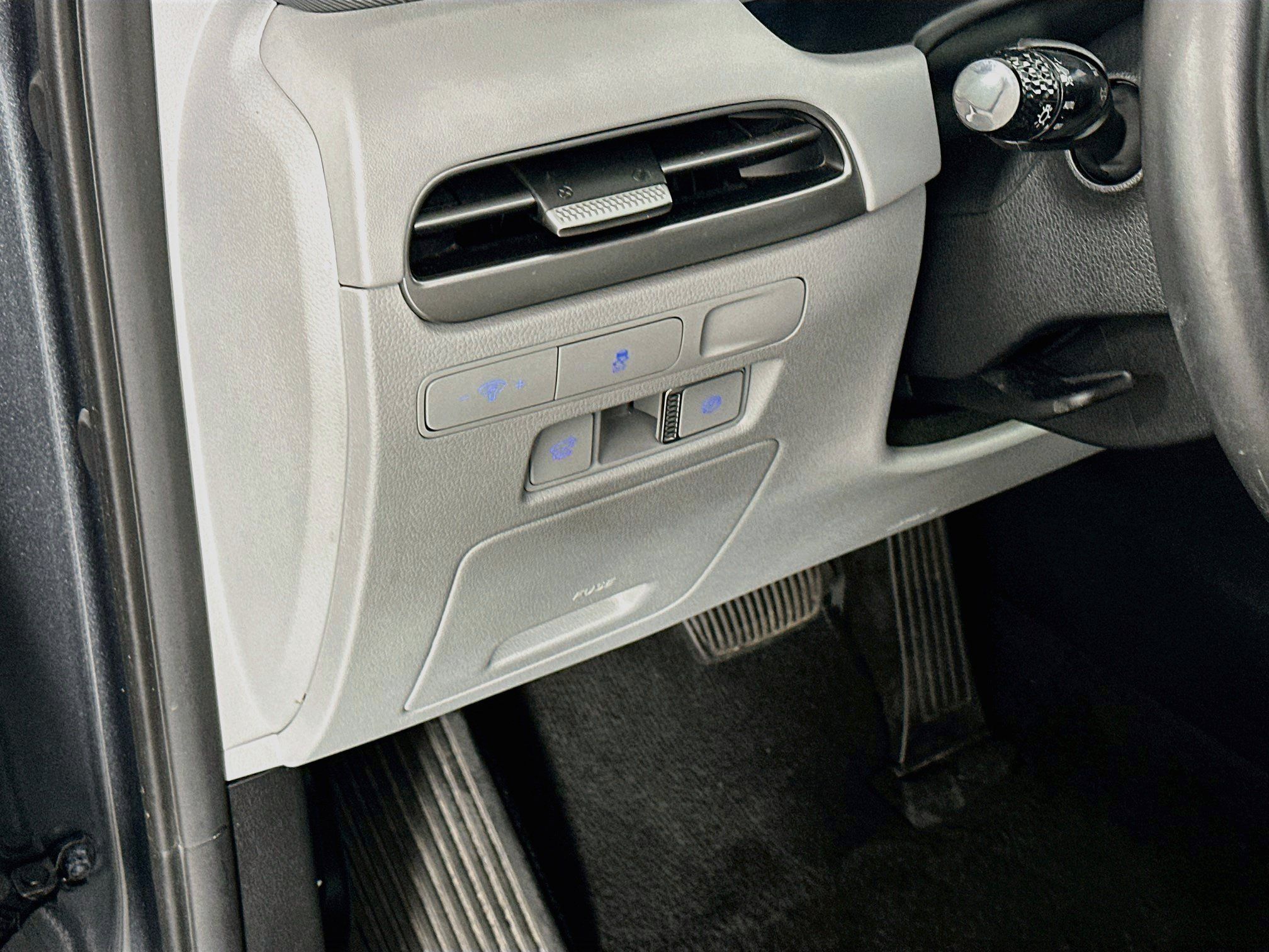 Used 2025 Hyundai Palisade SEL FWD image 17
