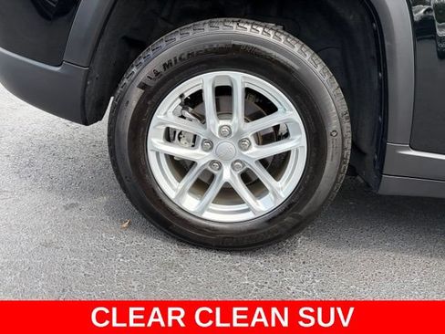 Used 2025 Jeep Grand Cherokee Laredo X w/ Luxury Tech Group I AWD/4WD image 7