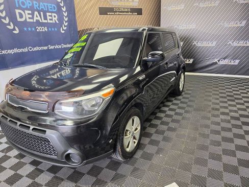 Used 2016 Kia Soul FWD image 1