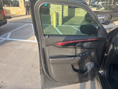 Used 2025 Chevrolet TrailBlazer RS w/ Convenience Package FWD image 6