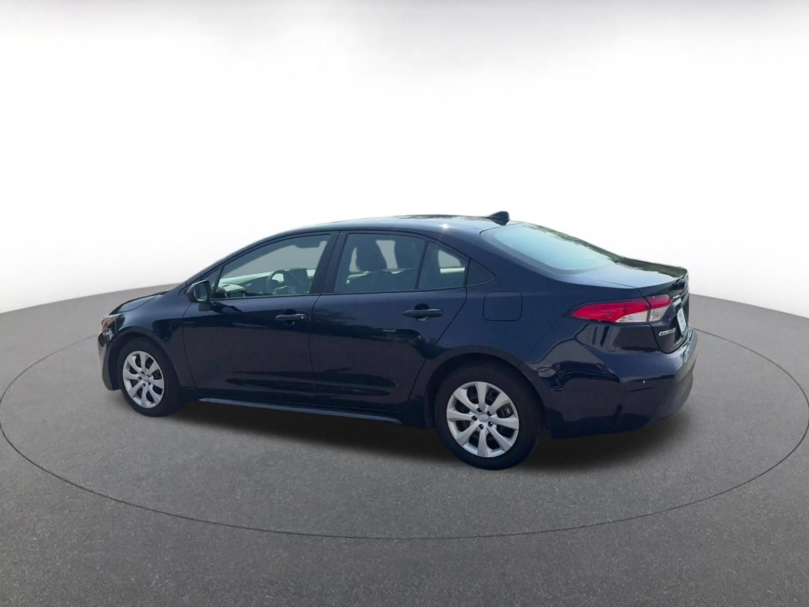 Used 2025 Toyota Corolla LE FWD image 8