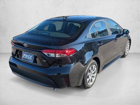 Used 2025 Toyota Corolla LE image 5