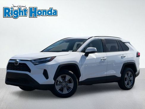 Used 2025 Toyota RAV4 XLE FWD image 2