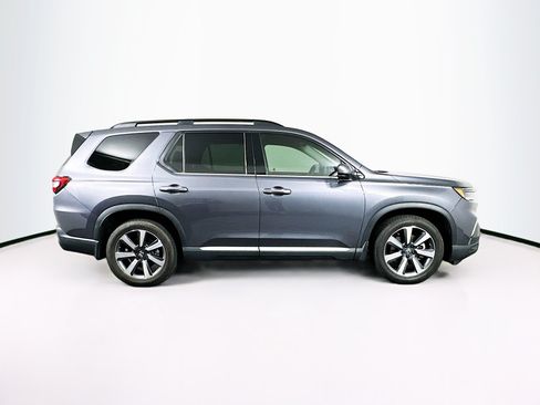 Used 2025 Honda Pilot Touring image 10